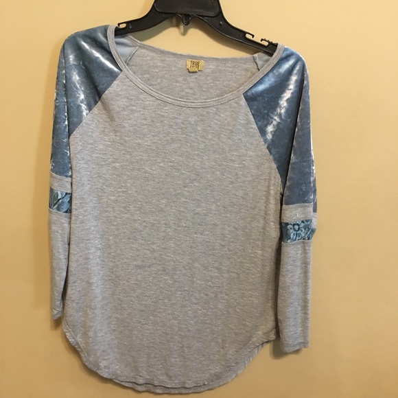 Velvet shoulder top - Picture 1 of 3